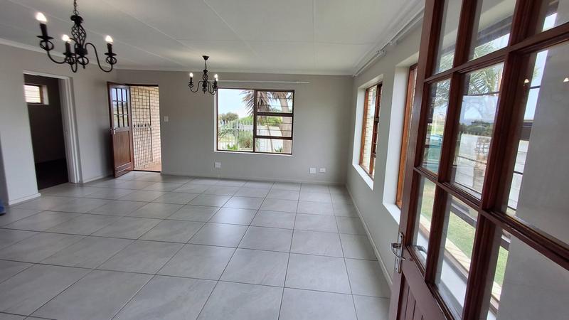 2 Bedroom Property for Sale in Wavecrest Eastern Cape